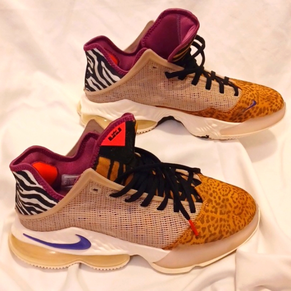 Men's Nike LeBron 19 Low Safari Size 8.5